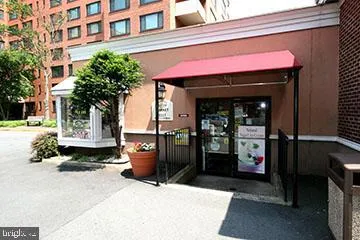 $139,900 | 1121 Arlington Boulevard, Unit 703, Arlington, VA 22209