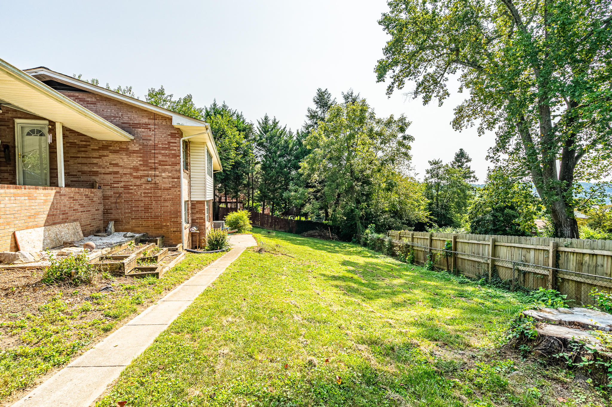 168 North Seneca Road Oak Ridge, TN 37830 - Photo 18 of 23 168NS-backyard-22