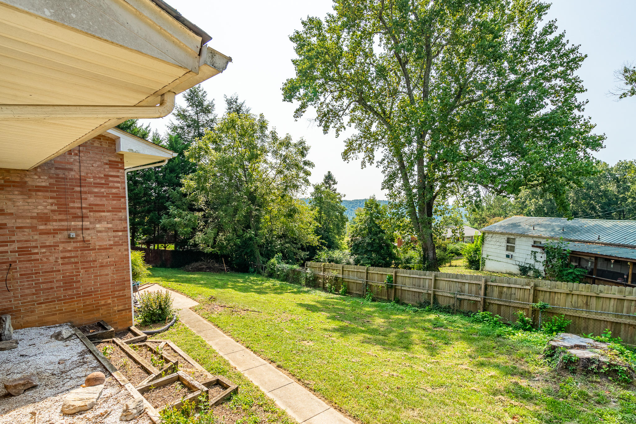 168 North Seneca Road Oak Ridge, TN 37830 - Photo 21 of 23 168NS-backyard-21