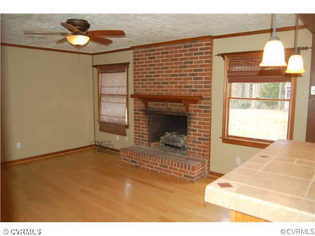 4807 Conduit Road Colonial Heights, VA 23834 - Photo 4 of 12 Den/Family/Great Room