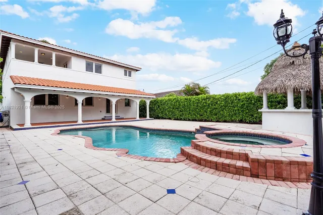 $10,500 | 527 Southwest 20th Road, Miami, FL 33129