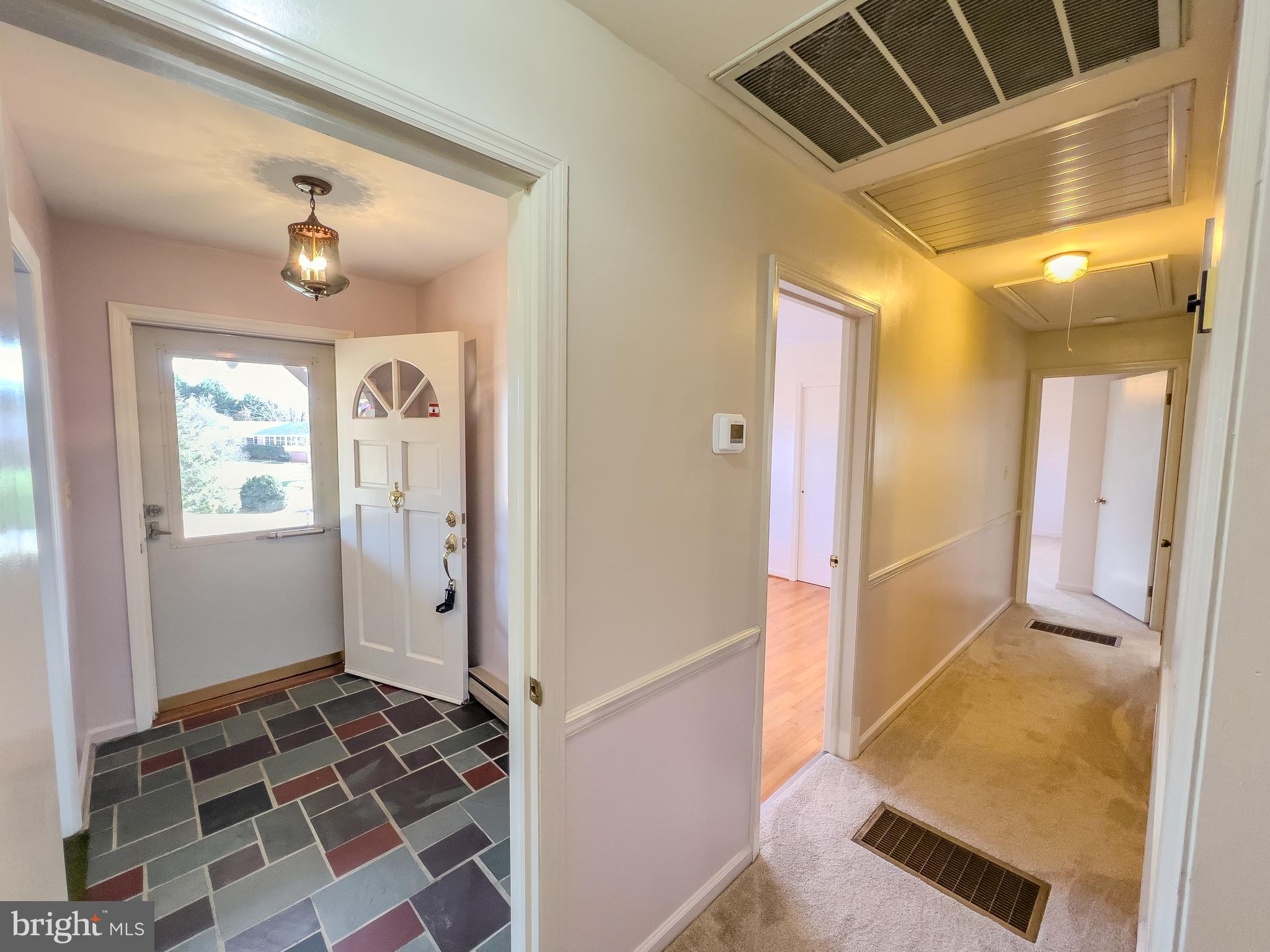 194 Red Hill Road Orange, VA 22960 - Photo 8 of 50 Foyer