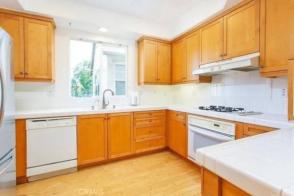 $4,600 | 33 Visalia, Irvine, CA 92602