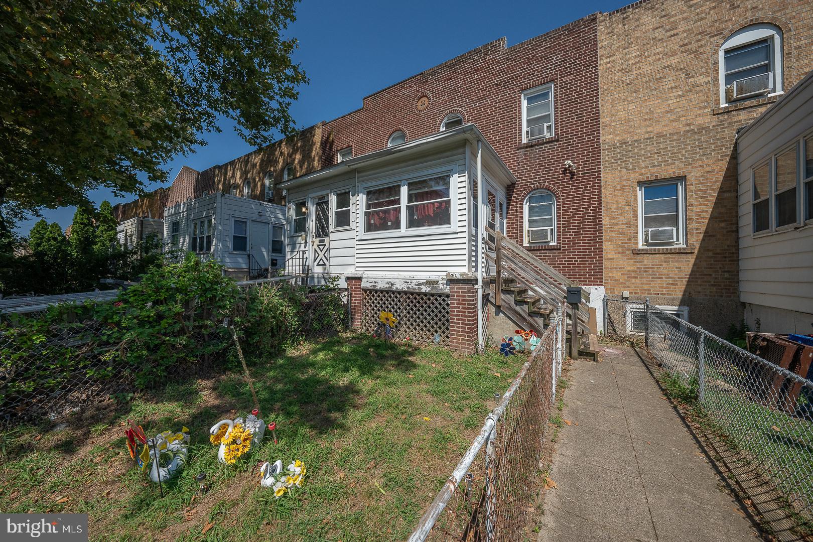 7027 Clinton Road Upper Darby, PA 19082 - Photo 2 of 35