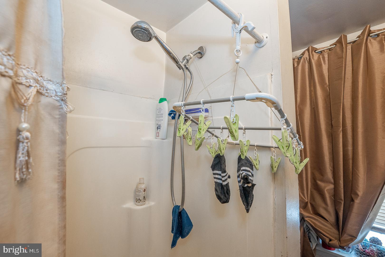 7027 Clinton Road Upper Darby, PA 19082 - Photo 23 of 35