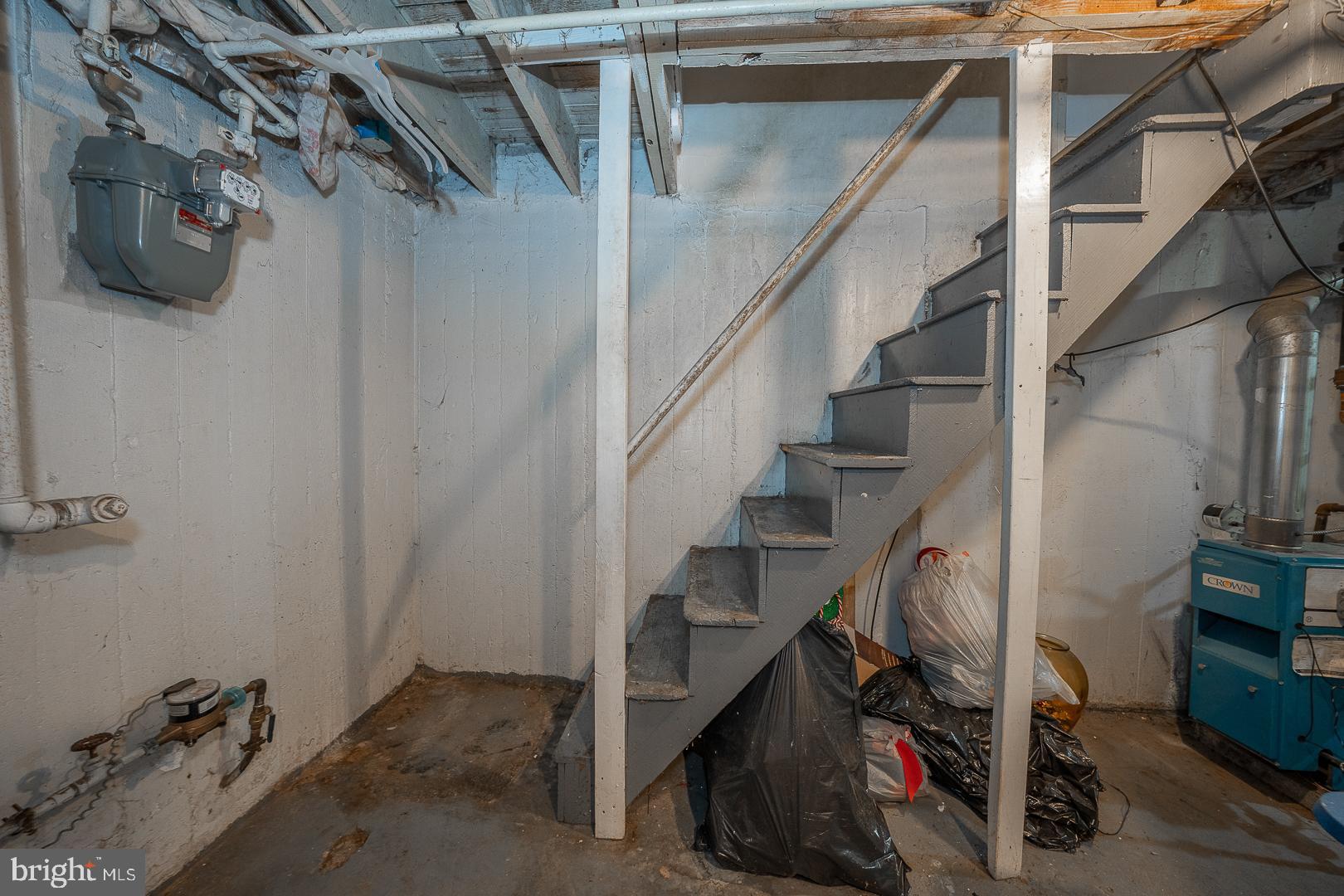 7027 Clinton Road Upper Darby, PA 19082 - Photo 25 of 35