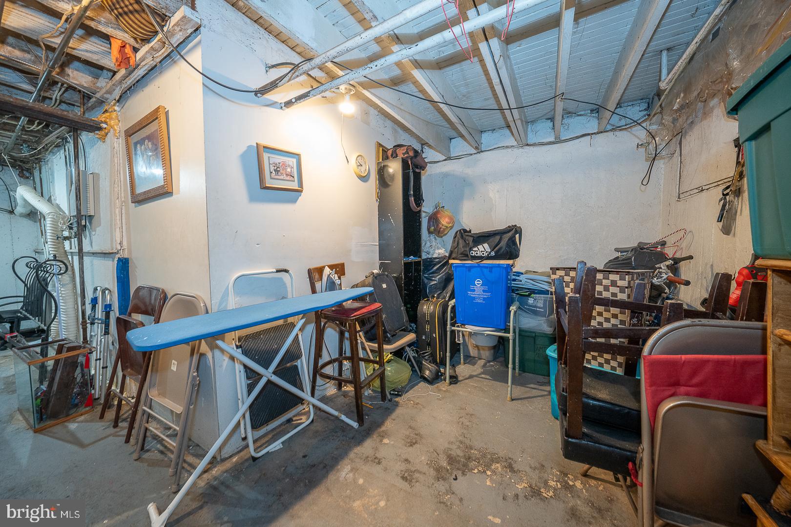 7027 Clinton Road Upper Darby, PA 19082 - Photo 26 of 35