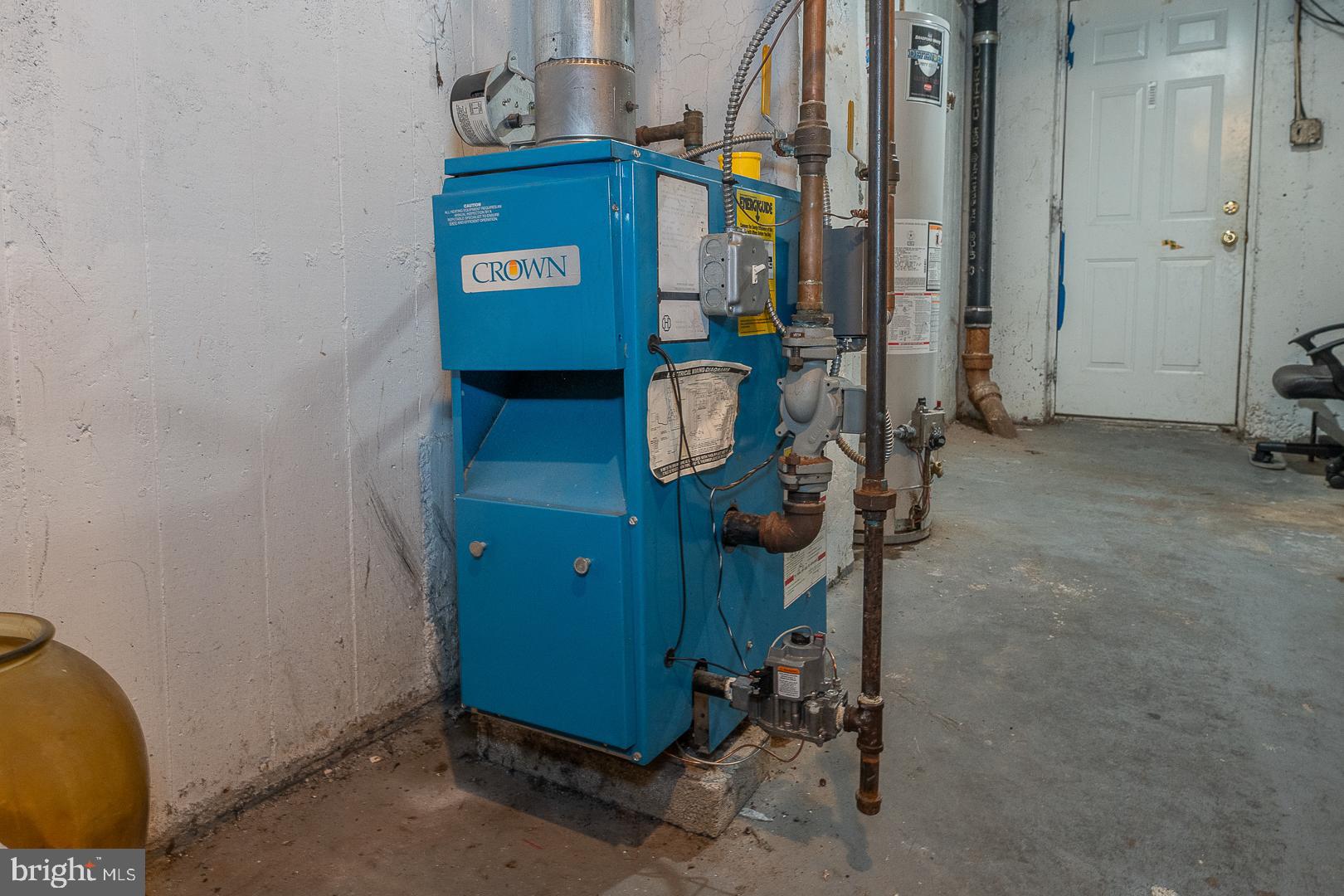 7027 Clinton Road Upper Darby, PA 19082 - Photo 27 of 35