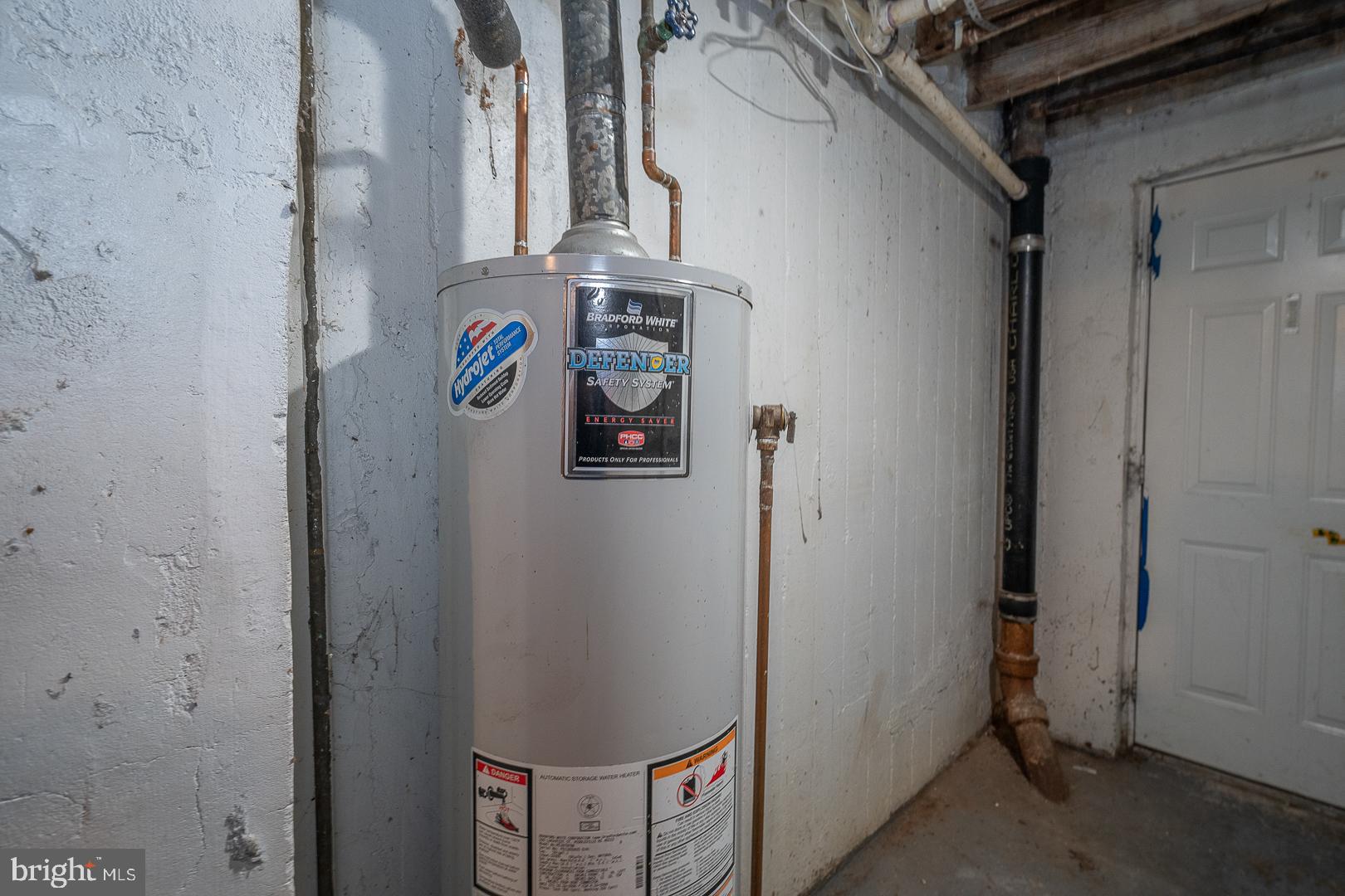 7027 Clinton Road Upper Darby, PA 19082 - Photo 28 of 35