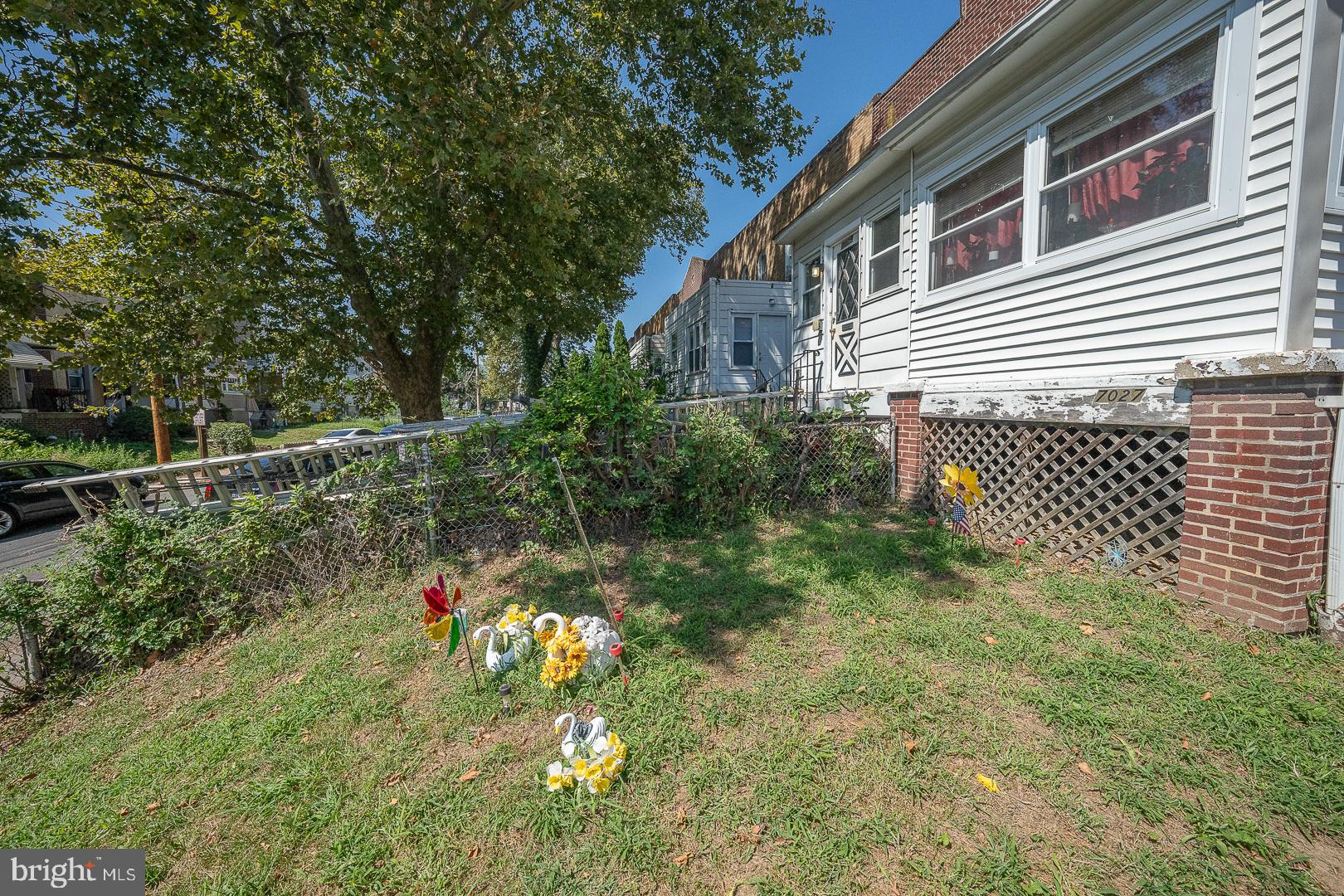 7027 Clinton Road Upper Darby, PA 19082 - Photo 4 of 35