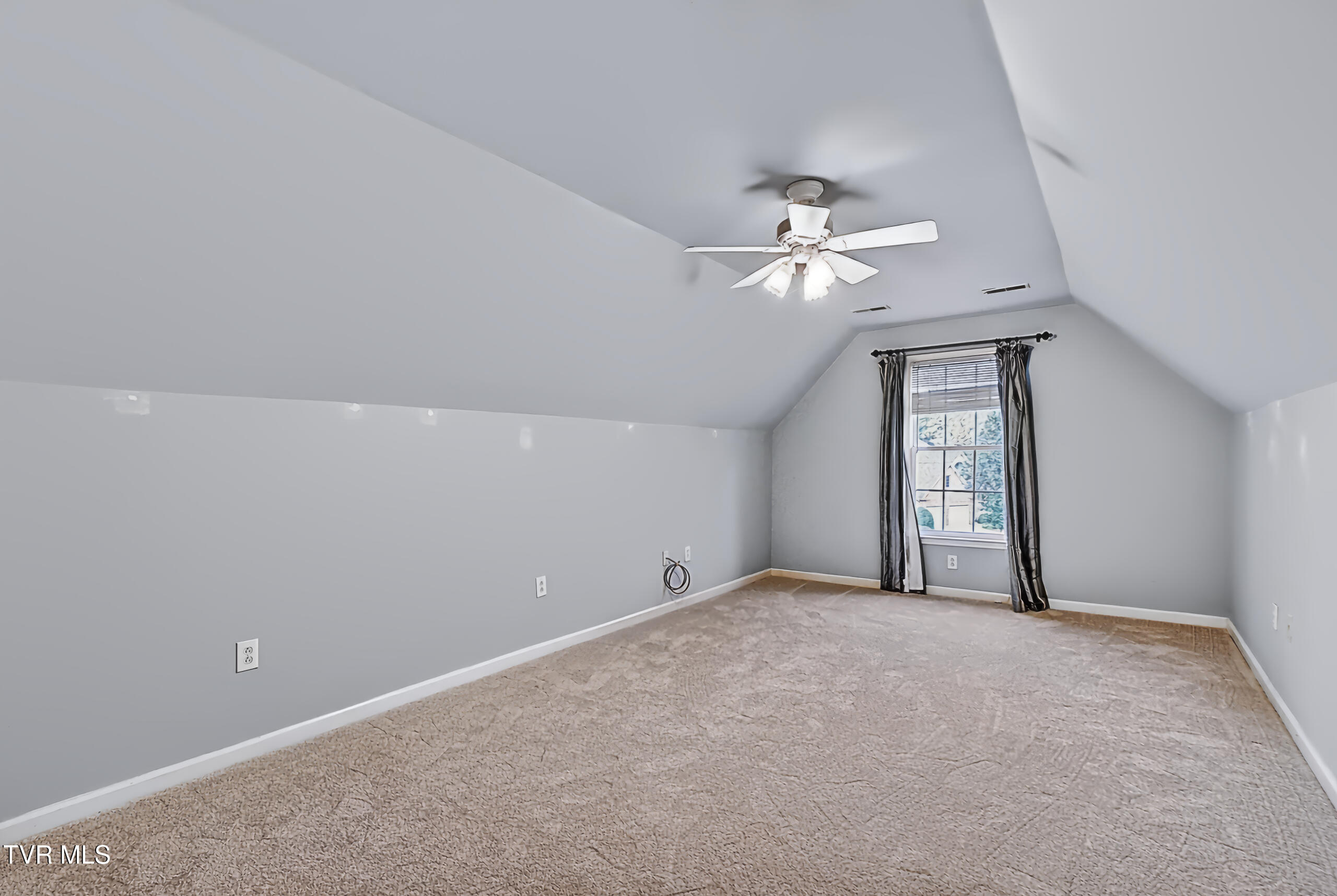 14 Hunters Ridge Road Johnson City, TN 37604 - Photo 32 of 44 DSC_0541And8more