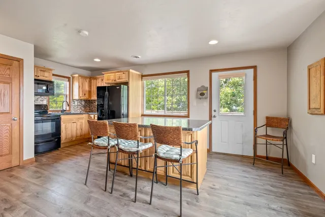 $234,900 | 405 Ellis Street, Kewaunee, WI 54216