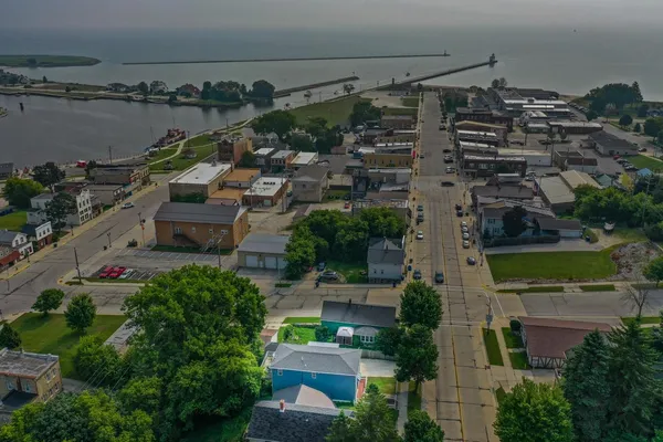 $234,900 | 405 Ellis Street, Kewaunee, WI 54216