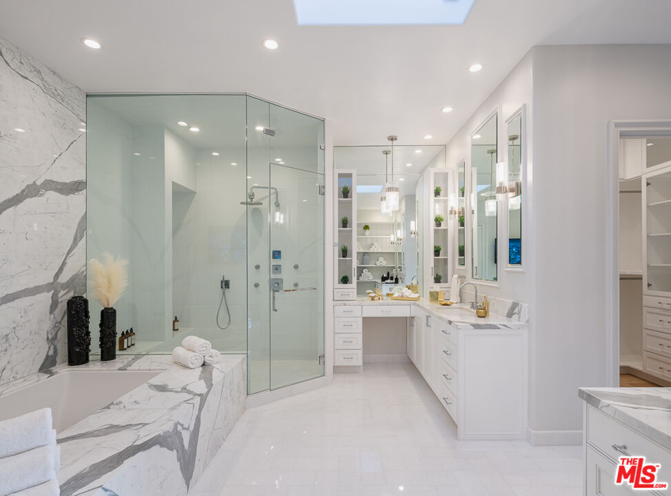 402 Doheny Road Beverly Hills, CA 90210 - Photo 43 of 55