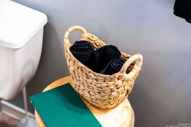 $4,200 | 9811 Magnolia, San Antonio, TX 78251