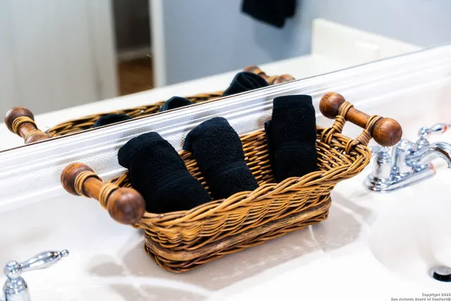 $4,200 | 9811 Magnolia, San Antonio, TX 78251