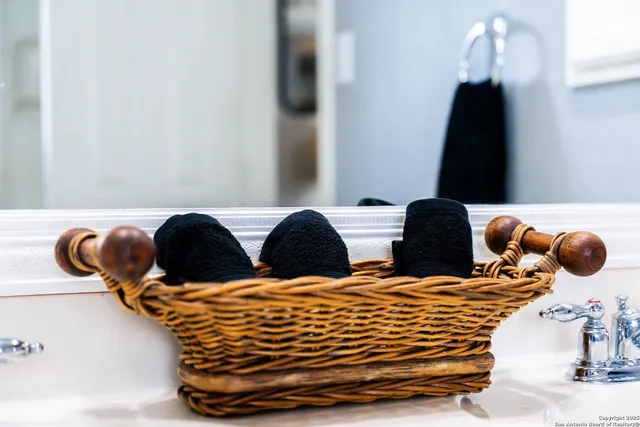 $4,200 | 9811 Magnolia, San Antonio, TX 78251