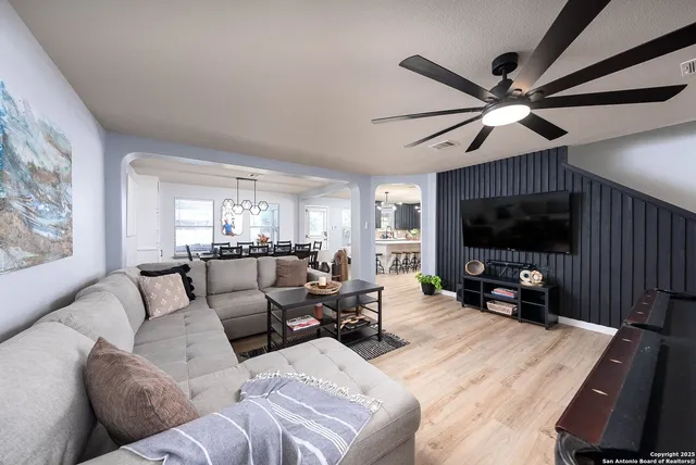 $4,200 | 9811 Magnolia, San Antonio, TX 78251