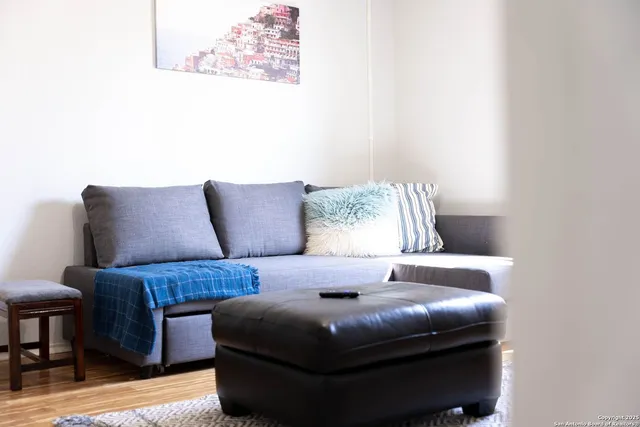 $4,200 | 9811 Magnolia, San Antonio, TX 78251