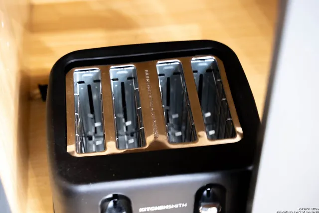 $4,200 | 9811 Magnolia, San Antonio, TX 78251