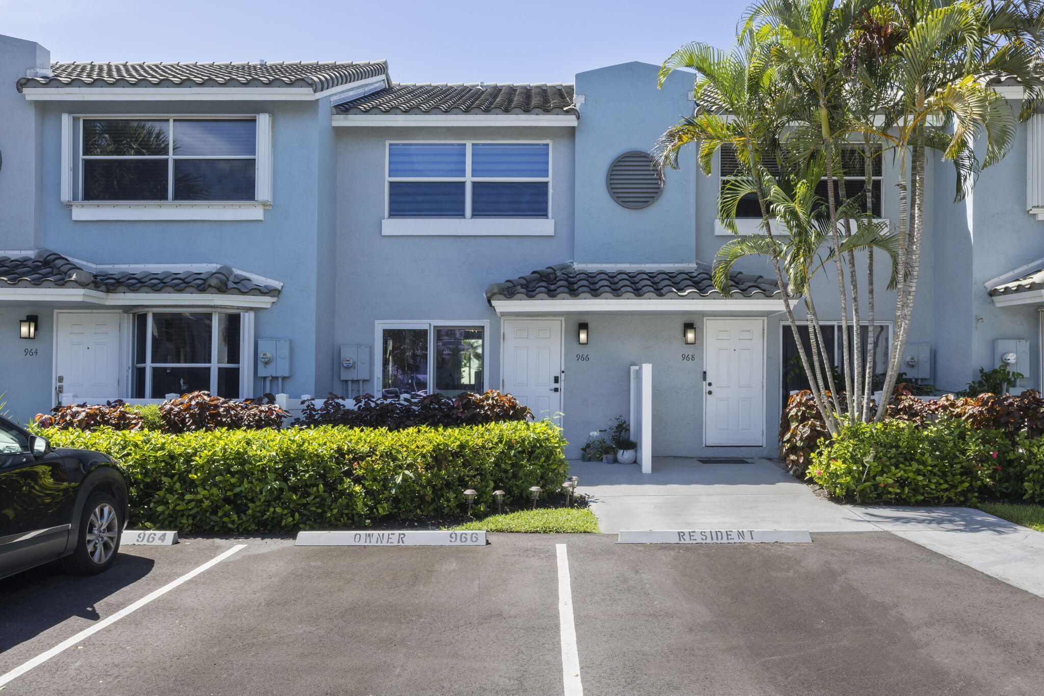 966 Jeffery Street Boca Raton, FL 33487 - Photo 3 of 28 Front of unit