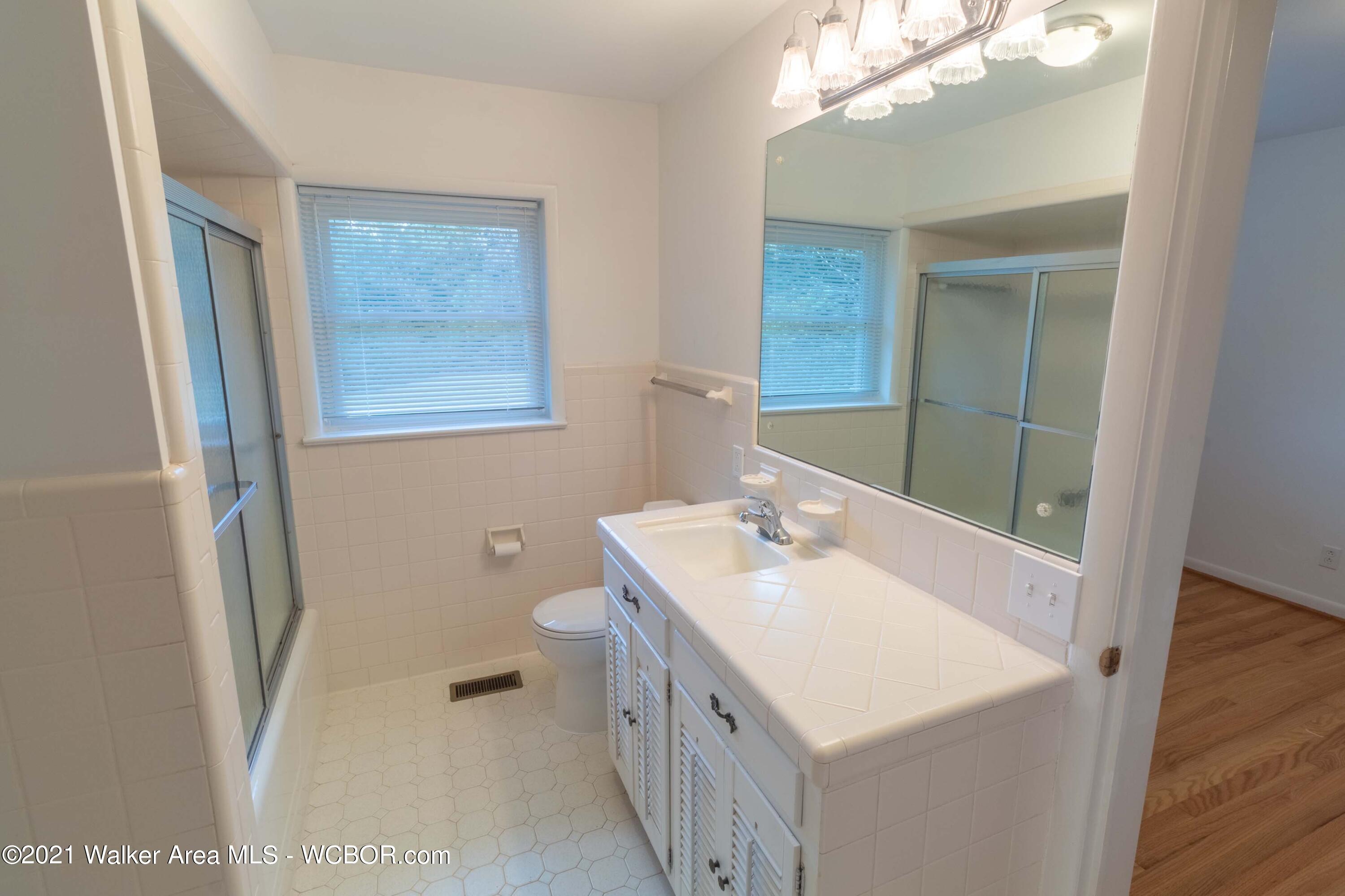 105 Ridgewood Drive Jasper, AL 35501 - Photo 4 of 23 Gallery Image 4