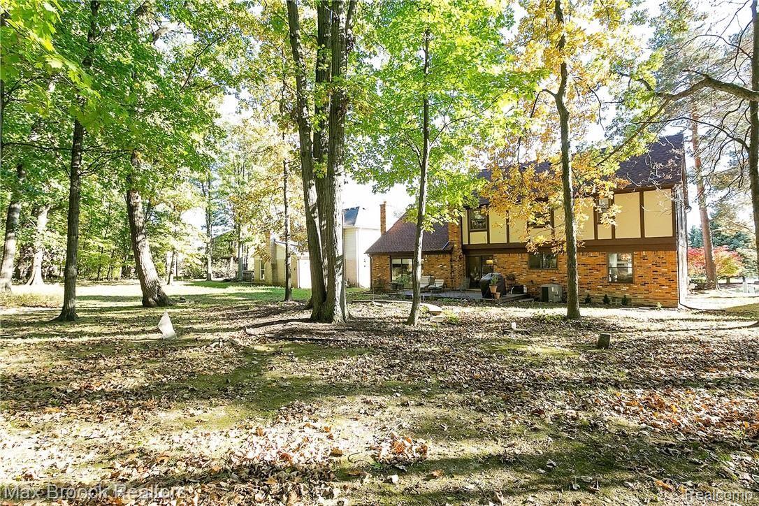 2922 Powderhorn Ridge Road Rochester, MI 48309 - Photo 29 of 31 Powderhorn Ridge-41.jpg
