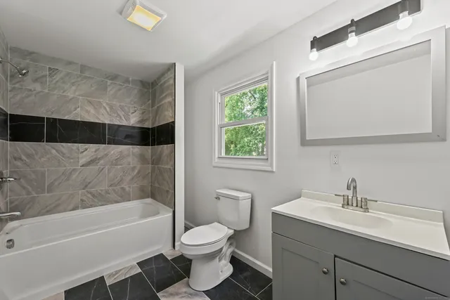 $285,000 | 50 Mansfield Street, Hartford, CT 06112