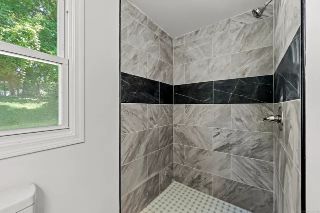 $285,000 | 50 Mansfield Street, Hartford, CT 06112