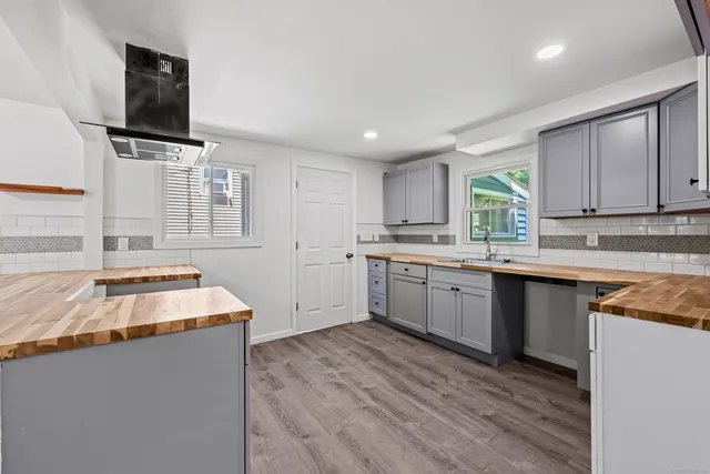 $285,000 | 50 Mansfield Street, Hartford, CT 06112