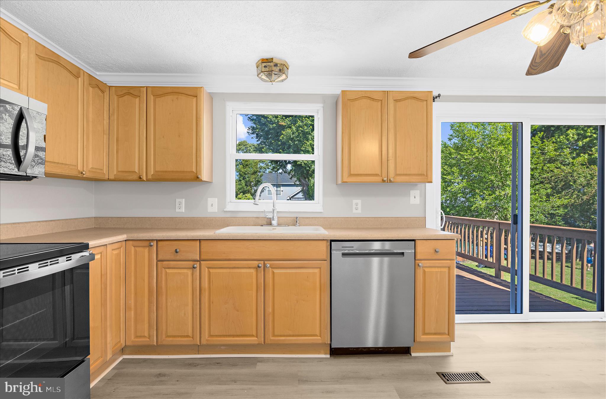7854 Tick Neck Road Pasadena, MD 21122 - Photo 11 of 55