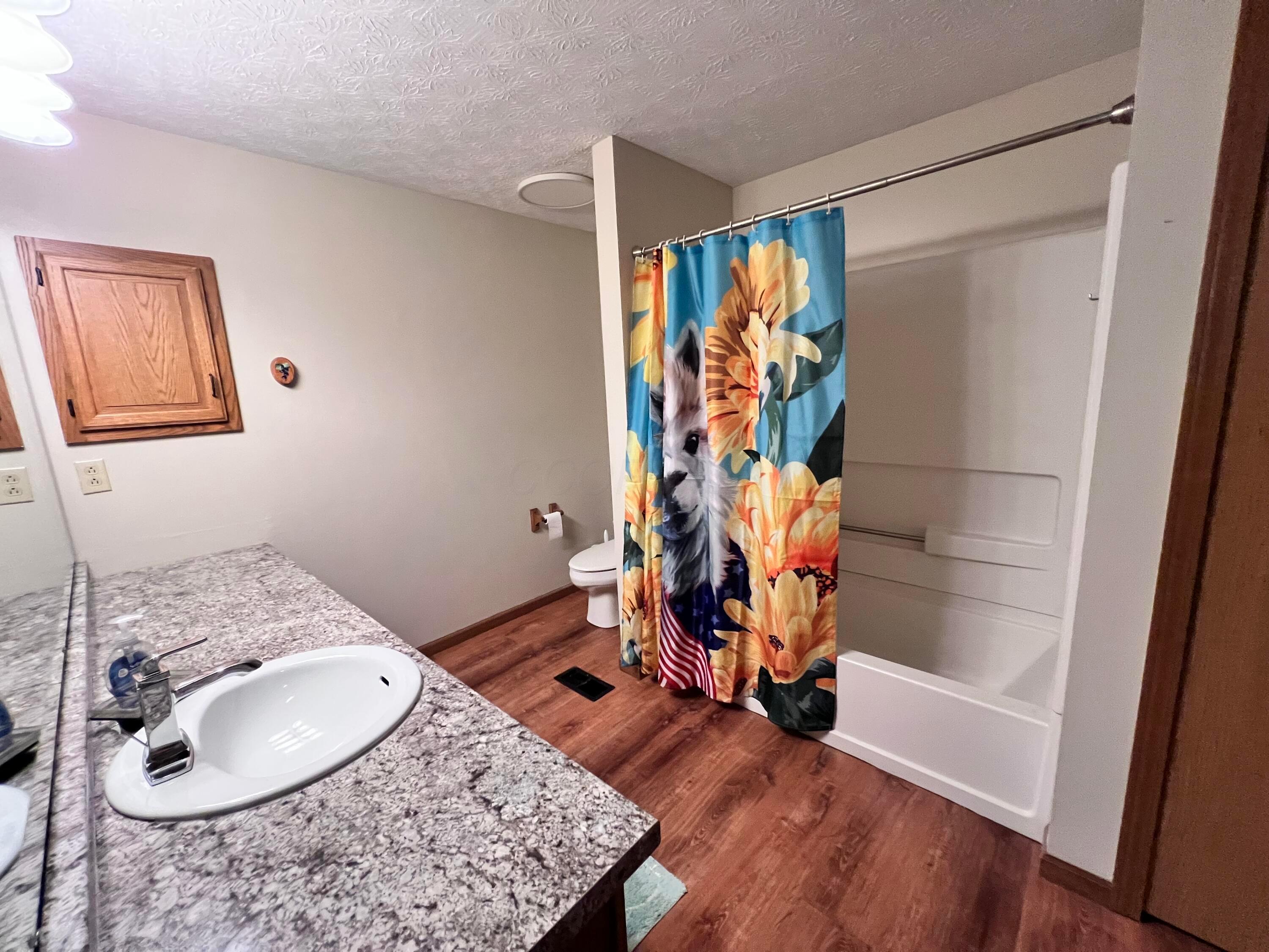 20600 Hellwig Road Utica, OH 43080 - Photo 25 of 60 Primary Bath