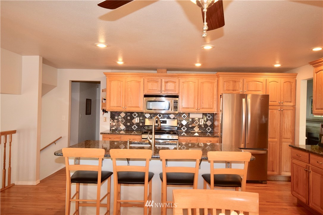 18225 154th Place Southeast Renton, WA 98058 - Photo 13 of 40 Gallery Image 13