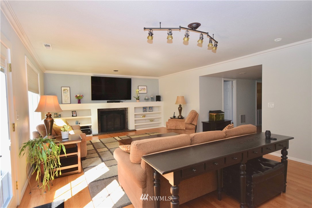 18225 154th Place Southeast Renton, WA 98058 - Photo 15 of 40 Gallery Image 15