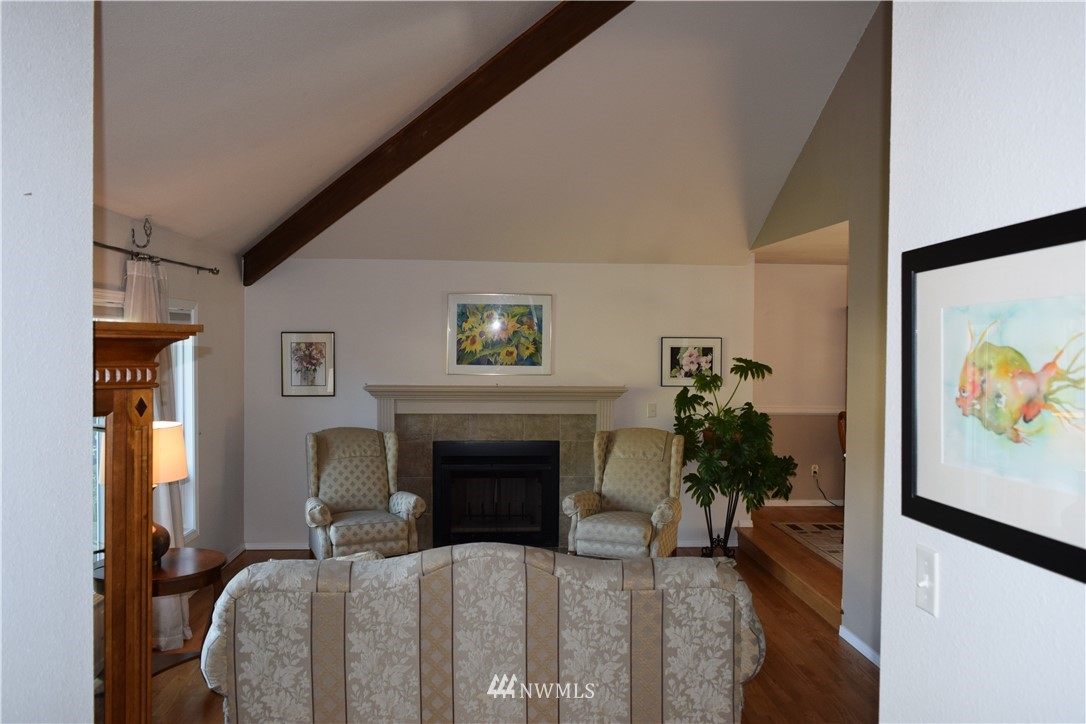 18225 154th Place Southeast Renton, WA 98058 - Photo 3 of 40 Gallery Image 3