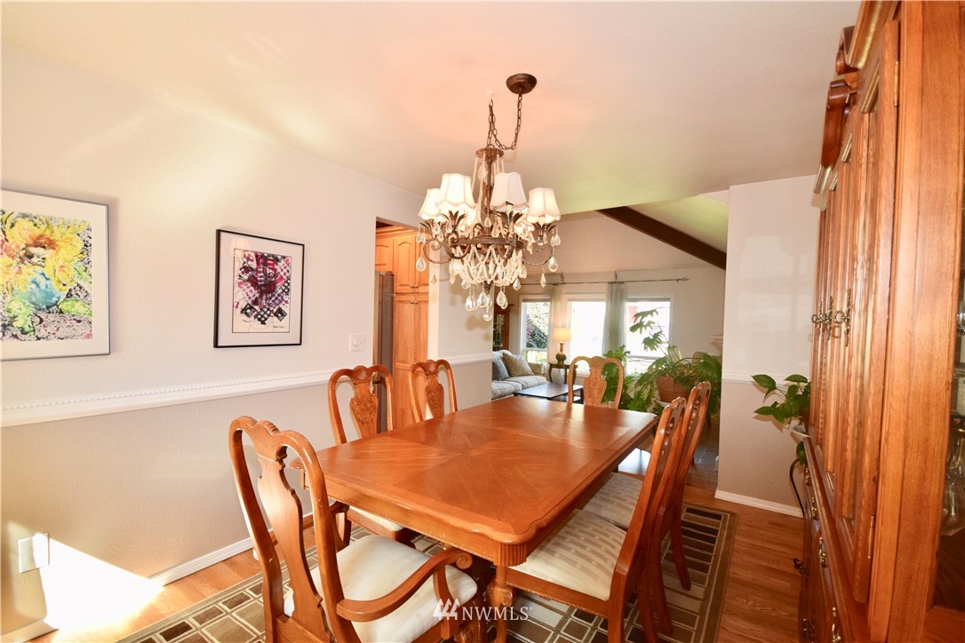 18225 154th Place Southeast Renton, WA 98058 - Photo 5 of 40 Gallery Image 5