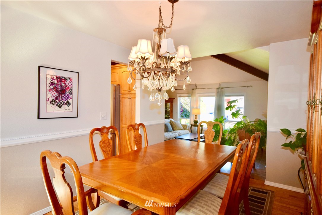18225 154th Place Southeast Renton, WA 98058 - Photo 6 of 40 Gallery Image 6