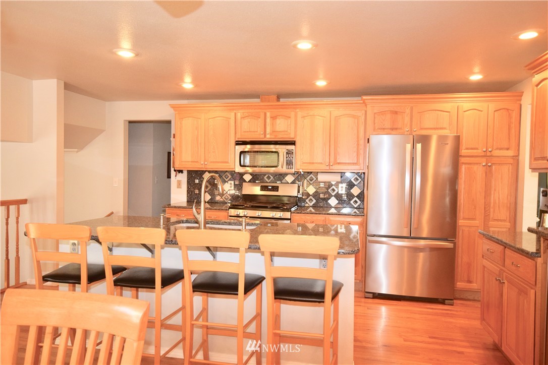 18225 154th Place Southeast Renton, WA 98058 - Photo 8 of 40 Gallery Image 8