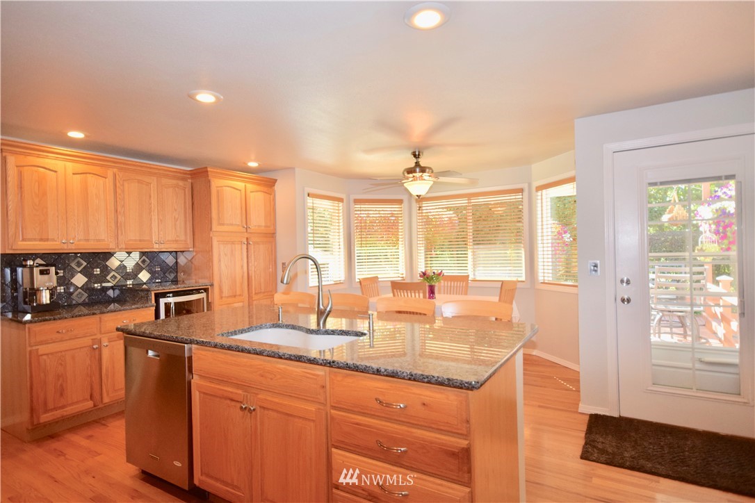 18225 154th Place Southeast Renton, WA 98058 - Photo 9 of 40 Gallery Image 9