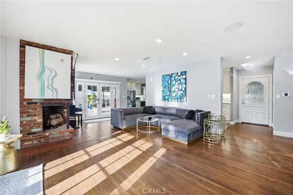 $1,595,000 | 10655 Owensmouth Avenue, Chatsworth, CA 91311