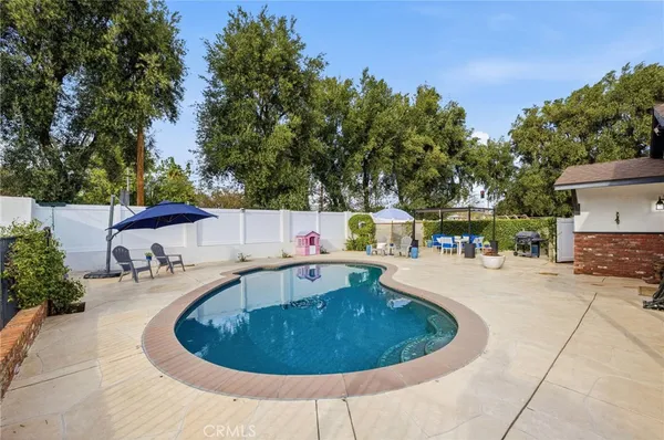 $1,595,000 | 10655 Owensmouth Avenue, Chatsworth, CA 91311