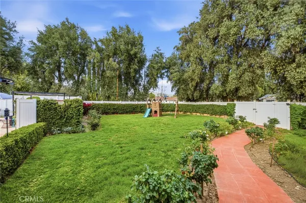 $1,595,000 | 10655 Owensmouth Avenue, Chatsworth, CA 91311