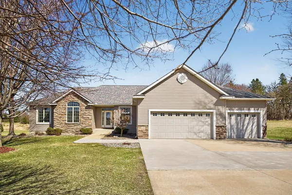 $589,900 | 1442 30th Street Northwest, Austin, MN 55912