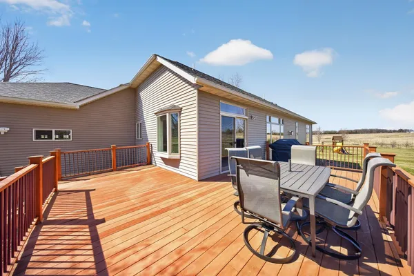 $589,900 | 1442 30th Street Northwest, Austin, MN 55912