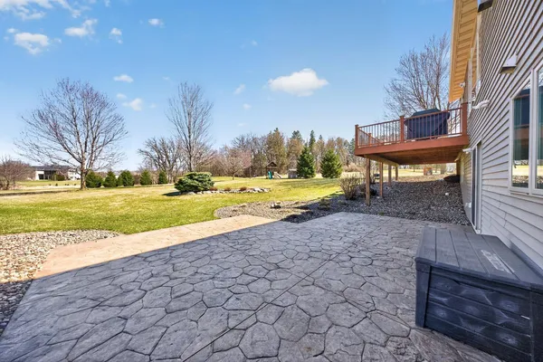 $589,900 | 1442 30th Street Northwest, Austin, MN 55912