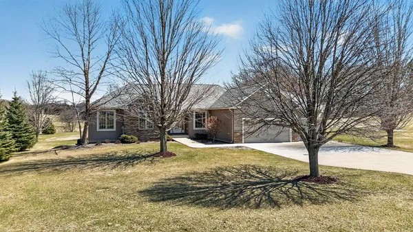 $589,900 | 1442 30th Street Northwest, Austin, MN 55912