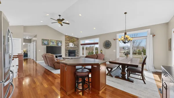 $589,900 | 1442 30th Street Northwest, Austin, MN 55912