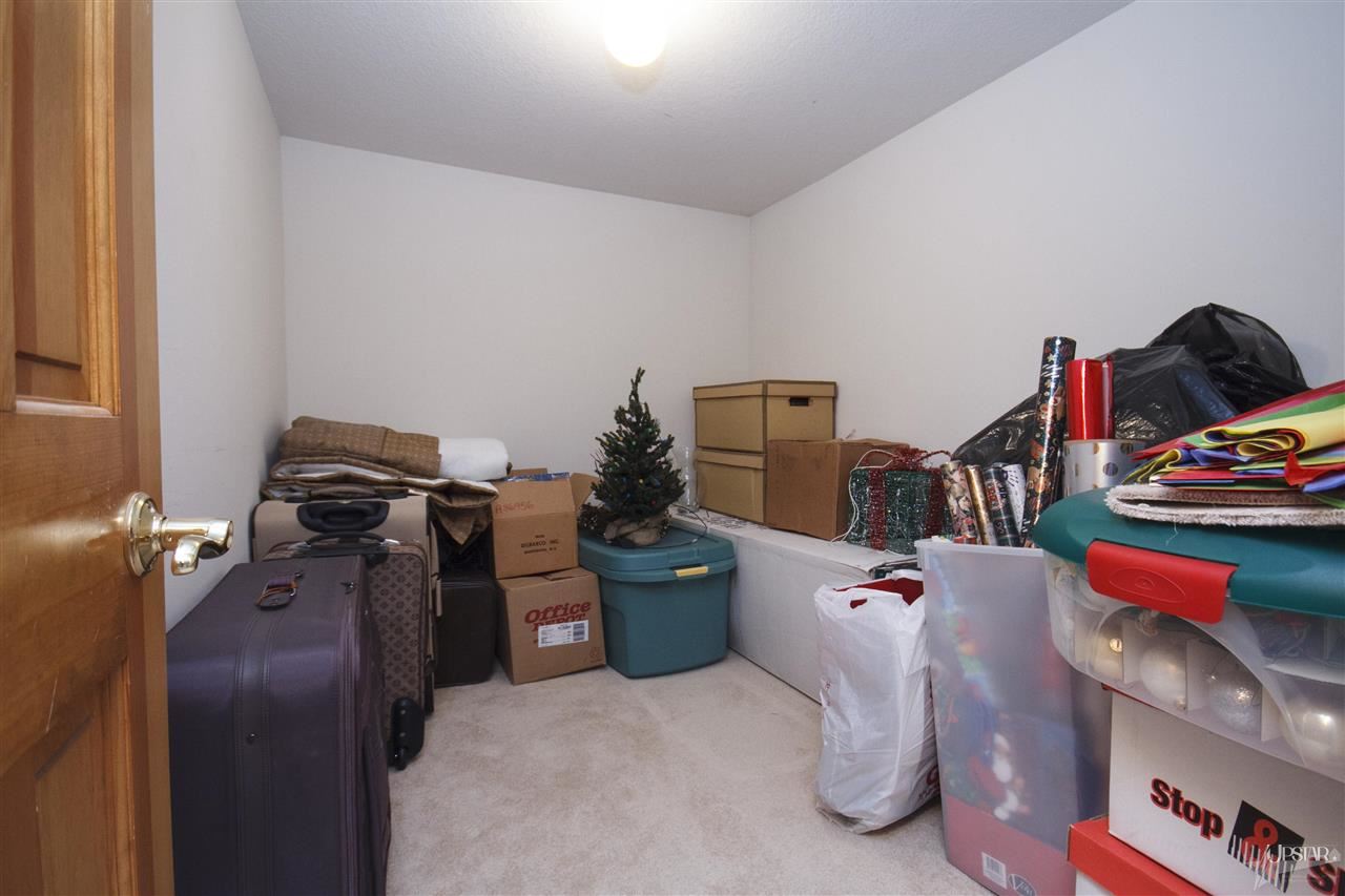 1714 Oakville Road Fort Wayne, IN 46818 - Photo 22 of 30
