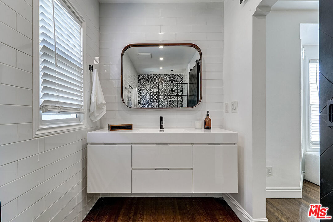 1260 West 81st Street Los Angeles, CA 90044 - Photo 24 of 33