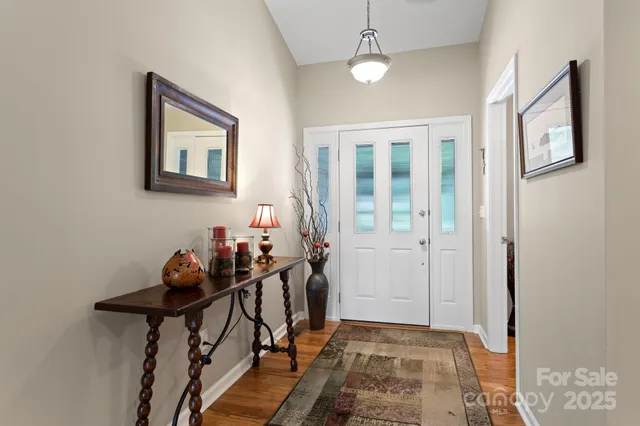 a view of a livingroom with furniture